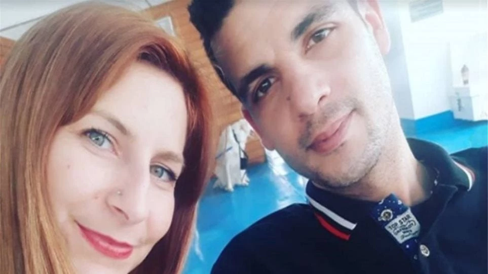 Πωλητήριο στο σπίτι έβαλε το ζευγάρι που υποχρεώθηκε να πληρώνει 500 ευρώ στο γείτονα